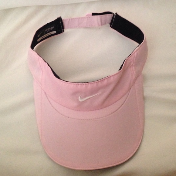 Nike Accessories - Nike FeatherLight Visor
