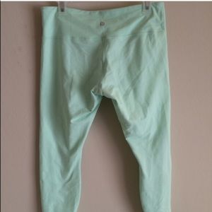 Size 10 Mint colored lulu cropped leggings