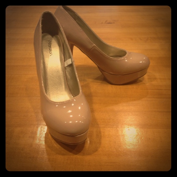 Xhilaration nude pumps