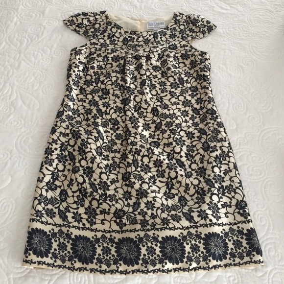 Floral printed shift dress
