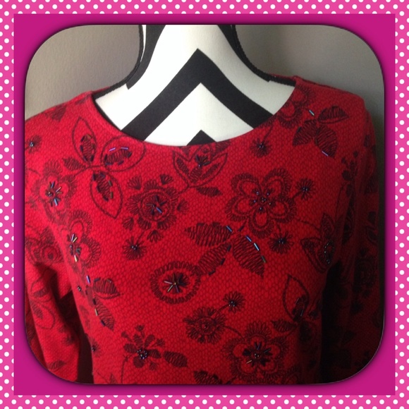 🎉💃HP 9/2💃🎉 RUBY RD BEADED TOP