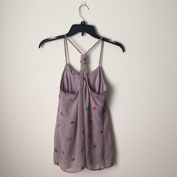 ❗️SOLD❗️Cute Summer Top 😍😍 - Picture 2 of 4