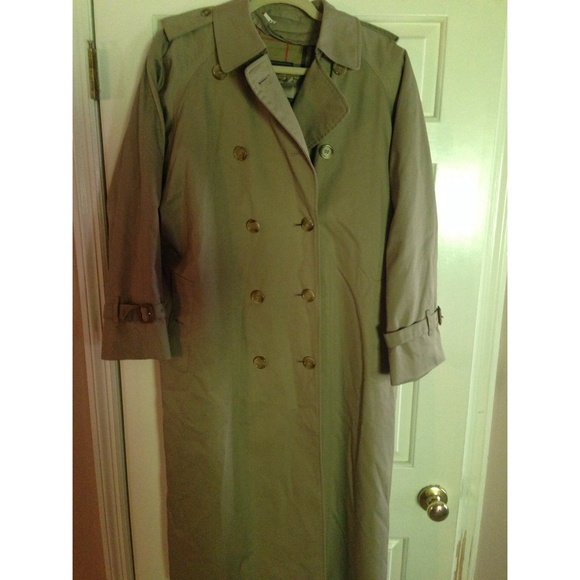 Burberry Raincoat with Lining