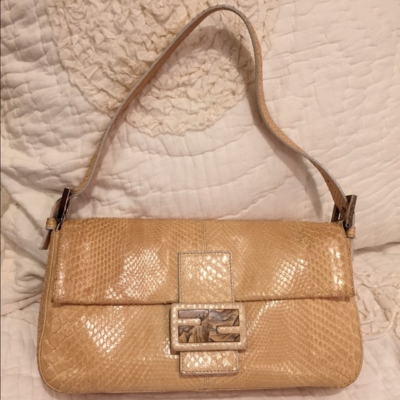 Fendi baguette