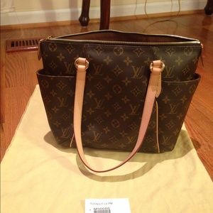 Beautiful 100 percent authentic louis Vuitton bag