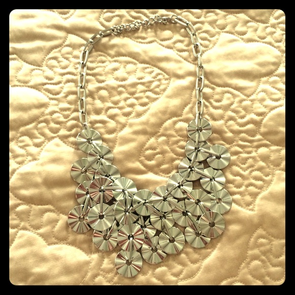 Silver-toned Statement Necklace 😎