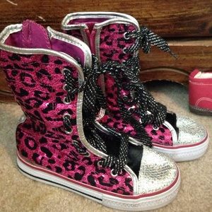 Kids Shoes ! size 11 Kids !