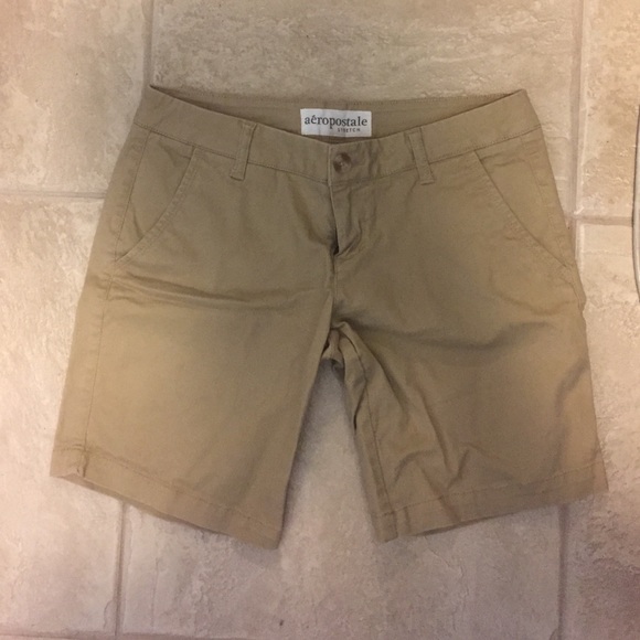 ❌ ❌ sold ❌ ❌ Aeropostale khaki shorts
