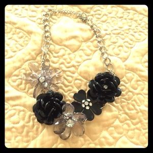 💖Floral Statement Necklace!💖