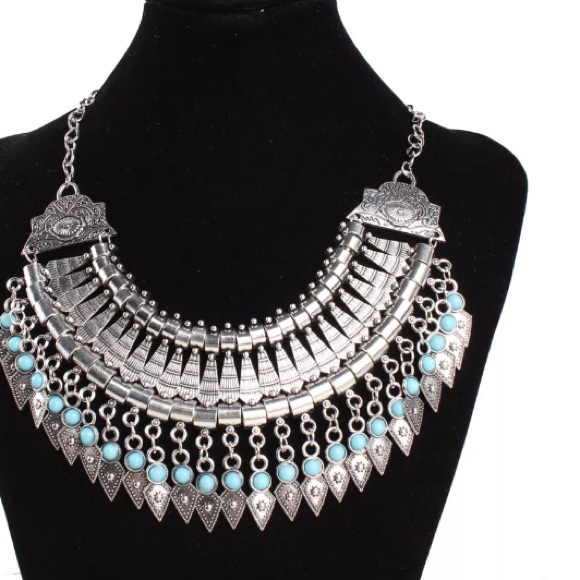 💯%Awesome, Bali bib necklace faux turquoise 💕🌟 - Picture 2 of 3