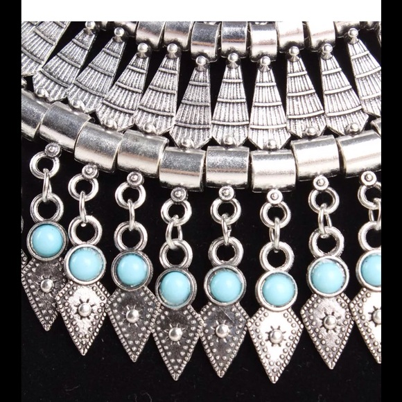 💯%Awesome, Bali bib necklace faux turquoise 💕🌟 - Picture 3 of 3