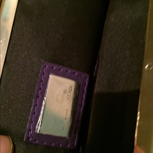 Authentic purple fendi evening vanity bag - Picture 4 of 4