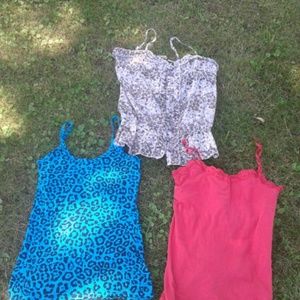 Bundle of three tanktops