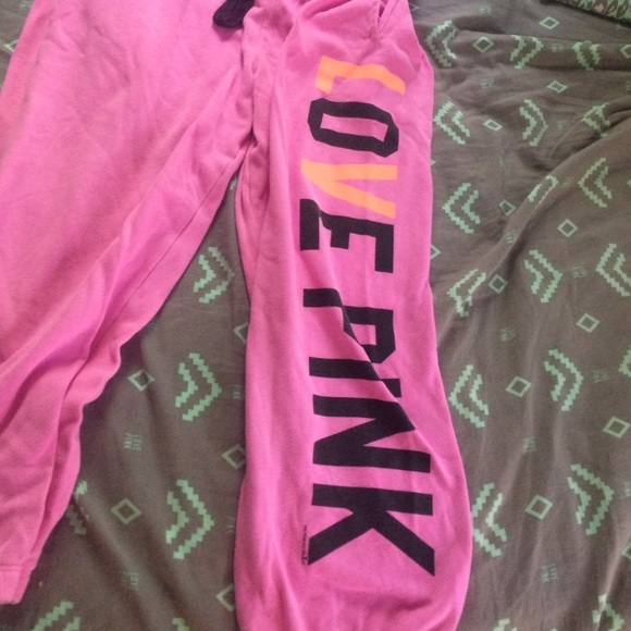 Pink crop - Picture 2 of 4