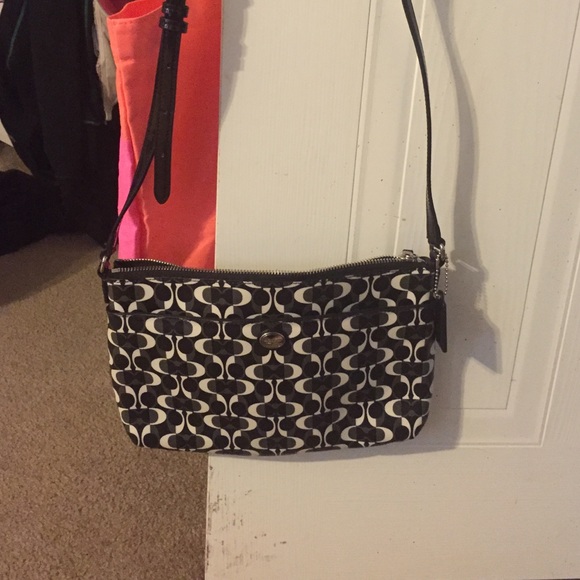 Coach purse - Picture 2 of 4
