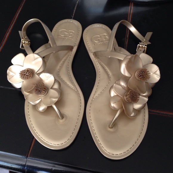 Gold Gianni Bini sandals sz 7 like new
