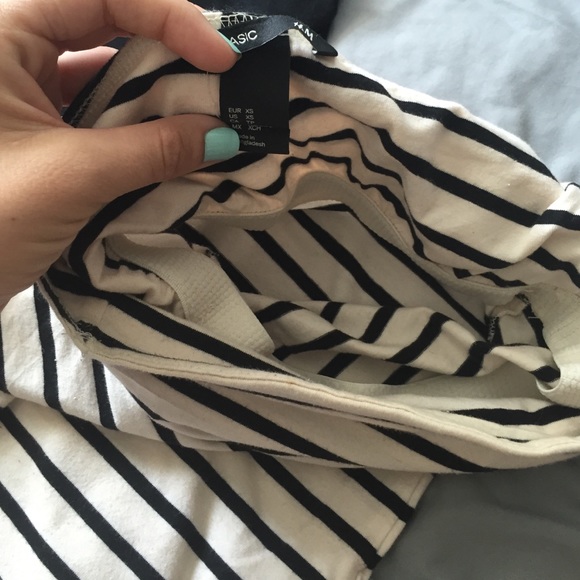 (2) STRAPLESS TOPS - Picture 2 of 2