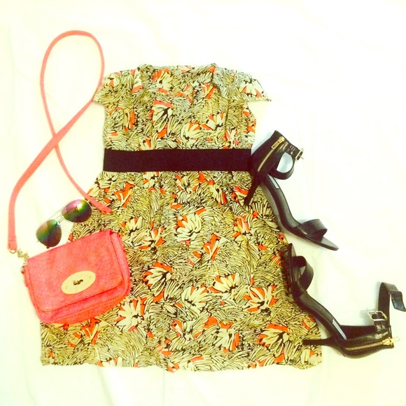 F21 Flirty Strapless Dress