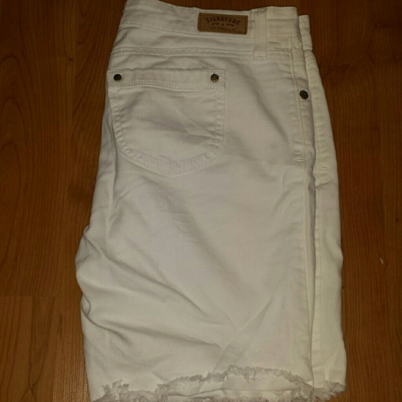 Levi White Shorts