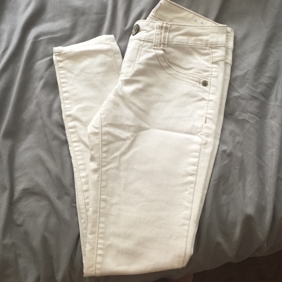 JOLT WHITE JEANS