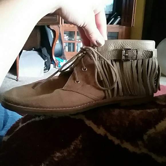 Shoes - Picture 2 of 2