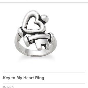 IOS Key to my heart James Avery ring