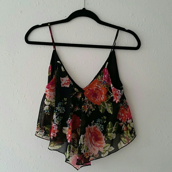 Floral Flowy Black Crop Top - Picture 2 of 3