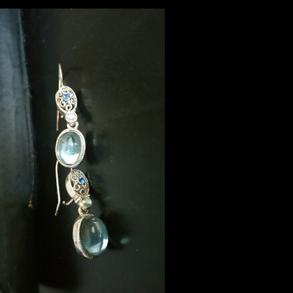 Earrings - Picture 1 of 1