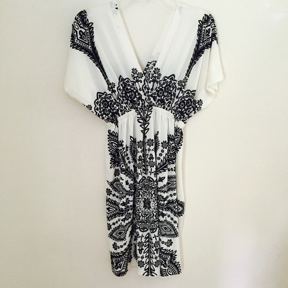 Cream Kimono Dress - Picture 2 of 4