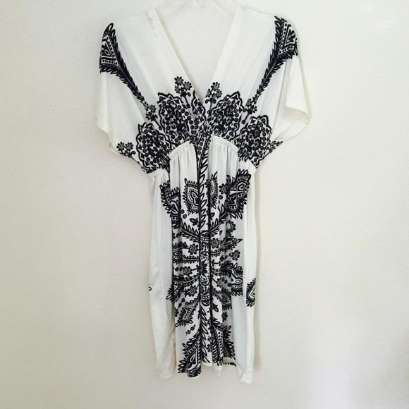 Cream Kimono Dress - Picture 3 of 4