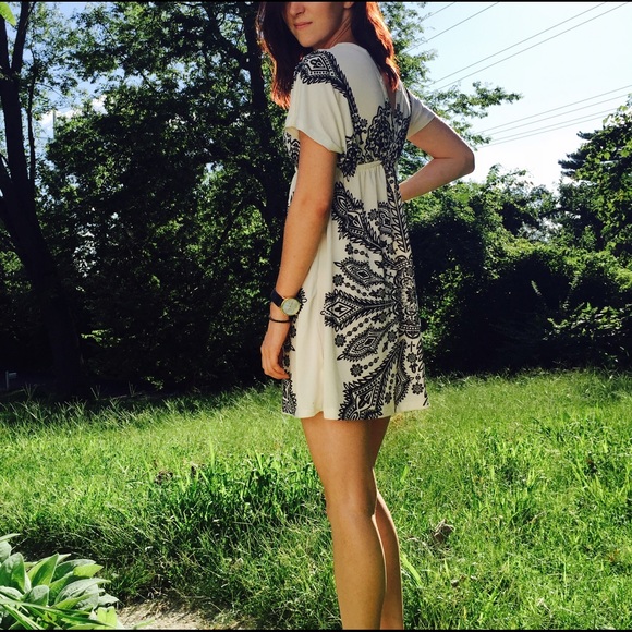 Cream Kimono Dress - Picture 4 of 4