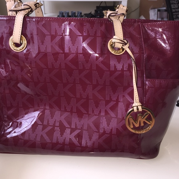 Michael Kors Signature Item Tote