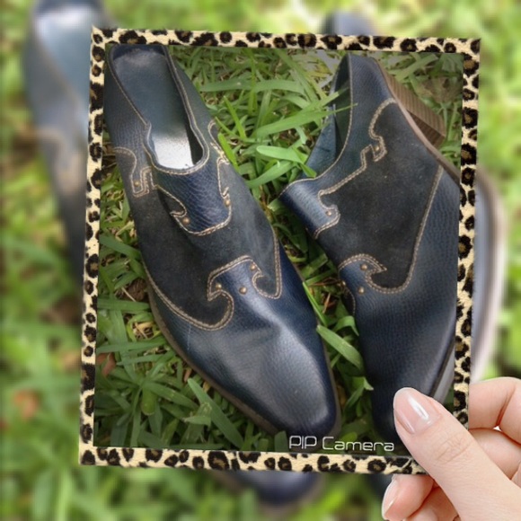 Cowgirl shoes