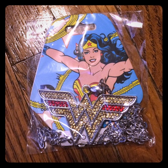 Wonder Woman bling necklace DC comics WB Warner