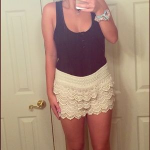 Cream ruffled lace shorts