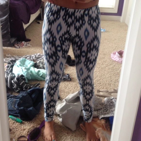 Patterned leggings!! - Picture 3 of 3