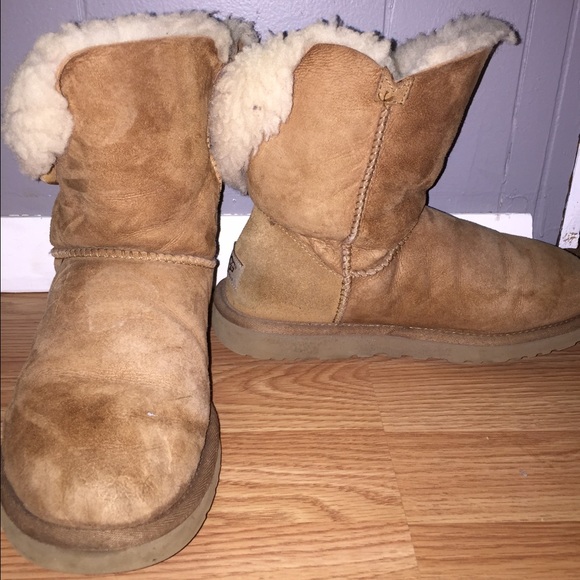 Chestnut bailey button uggs - Picture 3 of 4