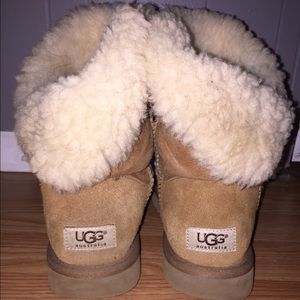 Chestnut bailey button uggs