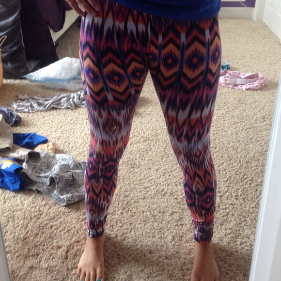 Patterned leggings!! - Picture 3 of 3