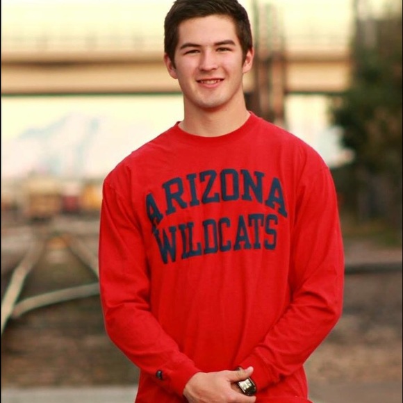 U of A Wildcats Long Sleeved Men's Shirt Large