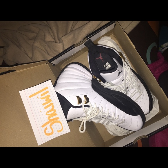 Jordan 12 taxi