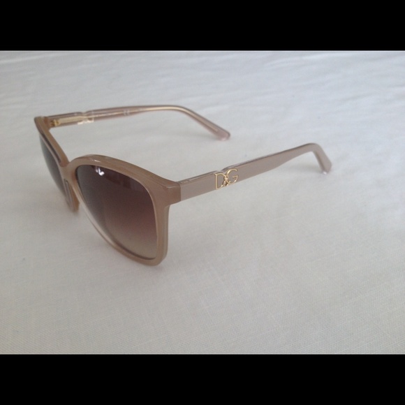 Dolce and Gabbana sunglasses main image 4