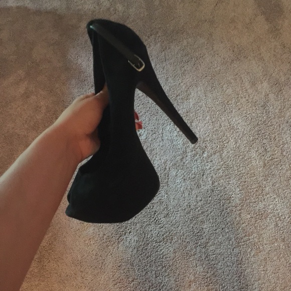Suede pumps