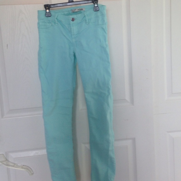Cute teal colored skinny jeans!! - Picture 1 of 3