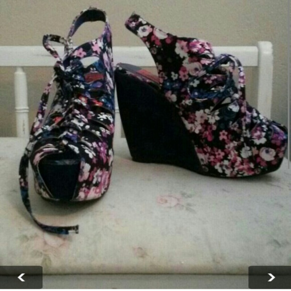 Cute wedges..sold