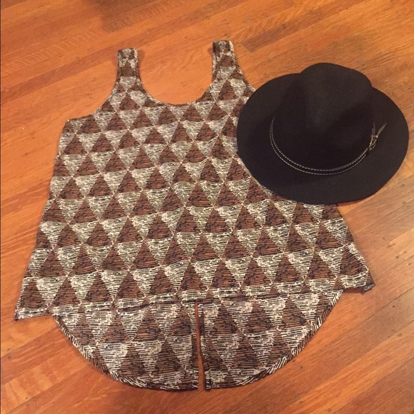 Lush Tank Top - Picture 2 of 2