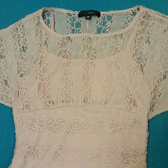 Beautiful lace top - Picture 4 of 4
