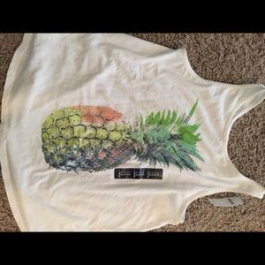 Gap pineapple tank