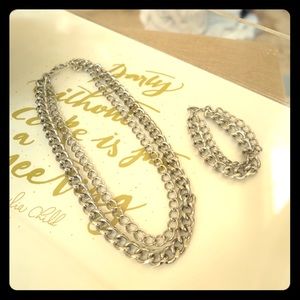 Silver Stella & Dot chain necklace and bracelet.