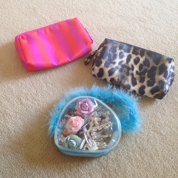 3 Cosmetic Cases and Hair Accessories main image 4